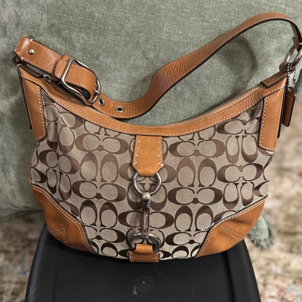 SOLD 1124/2025 Coach K0767-11576 Large Leather Hampton - Picture 1 of 15